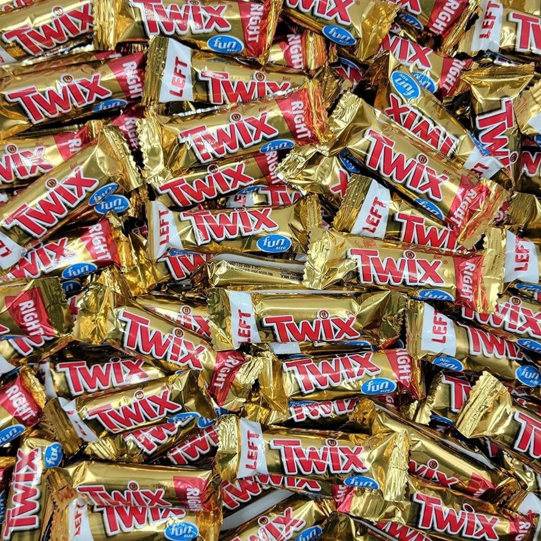 Pisoka Twiix chocolate candy with caramel and cookie crunch, ideal for party buffets and office treats.