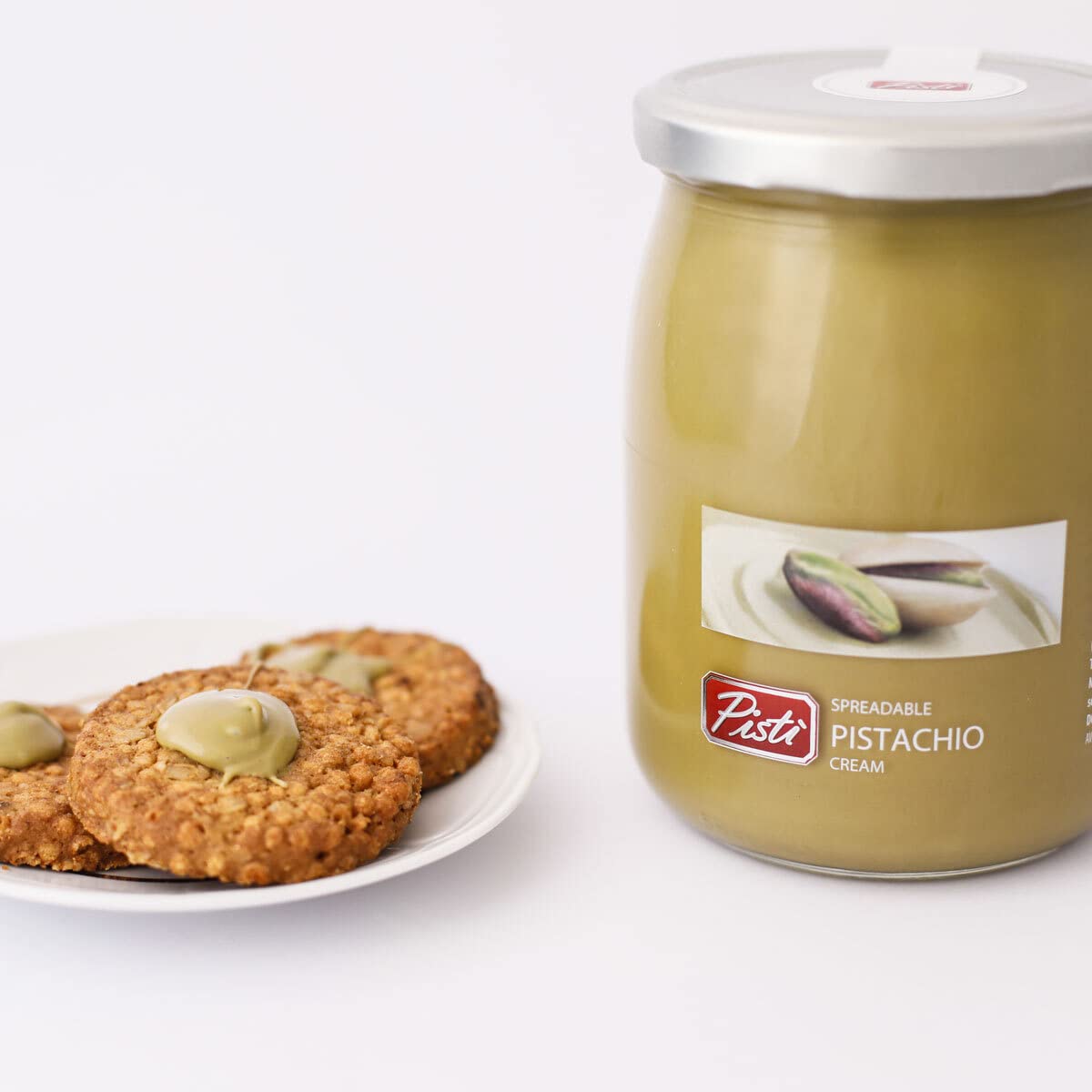 Pistì pistachio cream label on glass jar emphasizing premium packaging