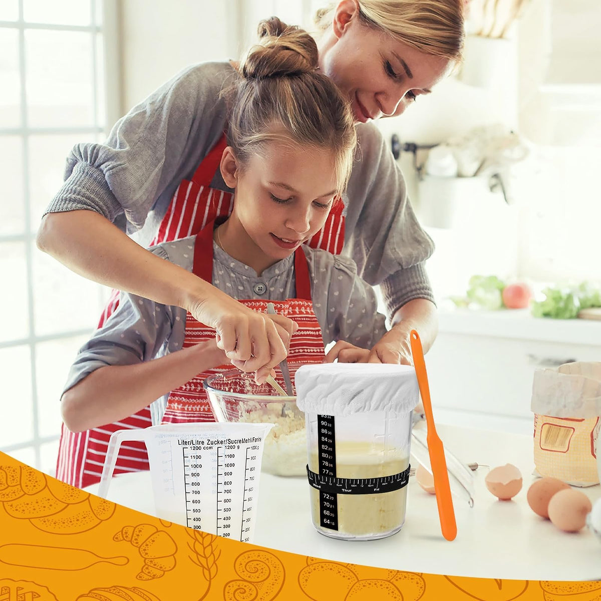 POLYHNIA airtight lid preserves starter between feedings.