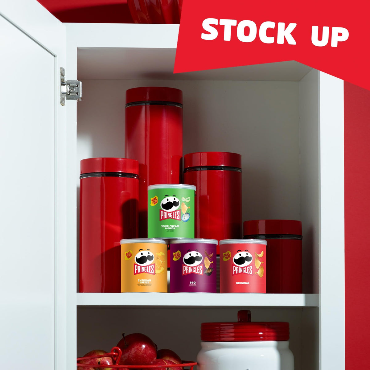 Pringles Cheddar Cheese cans provide bold, cheesy flavor for gatherings.