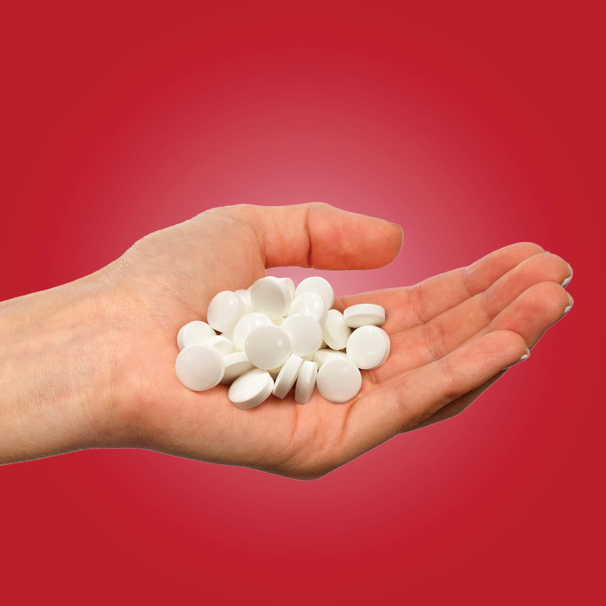 PUR Mints Cinnamon tin front emphasizes reusable packaging for daily freshness