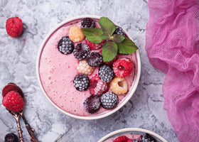 PURE ORIGINAL INGREDIENTS Acai powder in a smoothie glass.