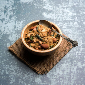 PURE ORIGINAL INGREDIENTS Oat Groats cooked porridge bowl demonstrates creamy breakfast option.
