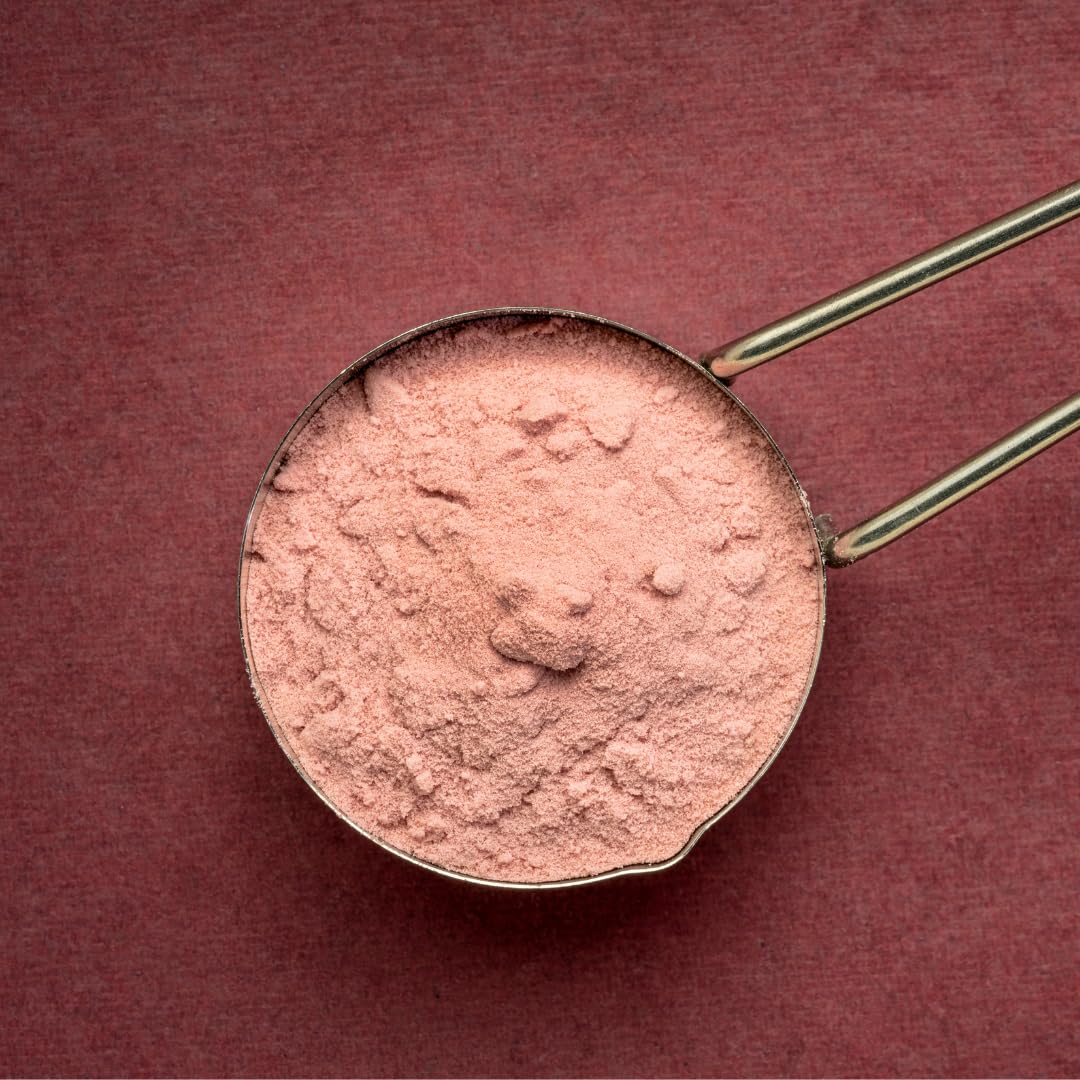 PURE ORIGINAL INGREDIENTS pomegranate powder in a smoothie bowl adds ruby color.