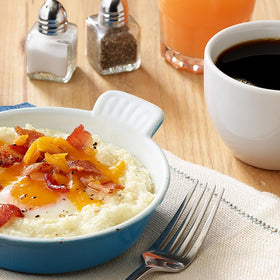 Quaker Instant Grits disposable cup offers no-mess preparation.