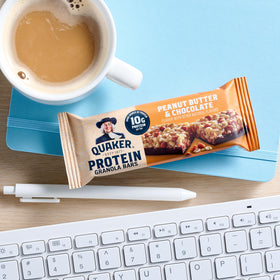 Quaker Protein Granola Bars nutrition panel shows 10g protein per bar.