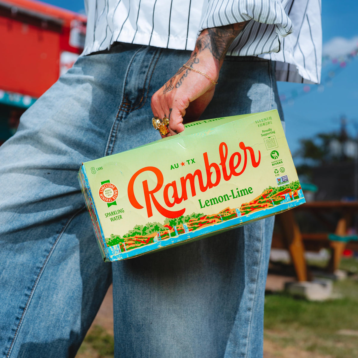 Remineralized RAMBLER water shows fine bubbles and clean mouthfeel.
