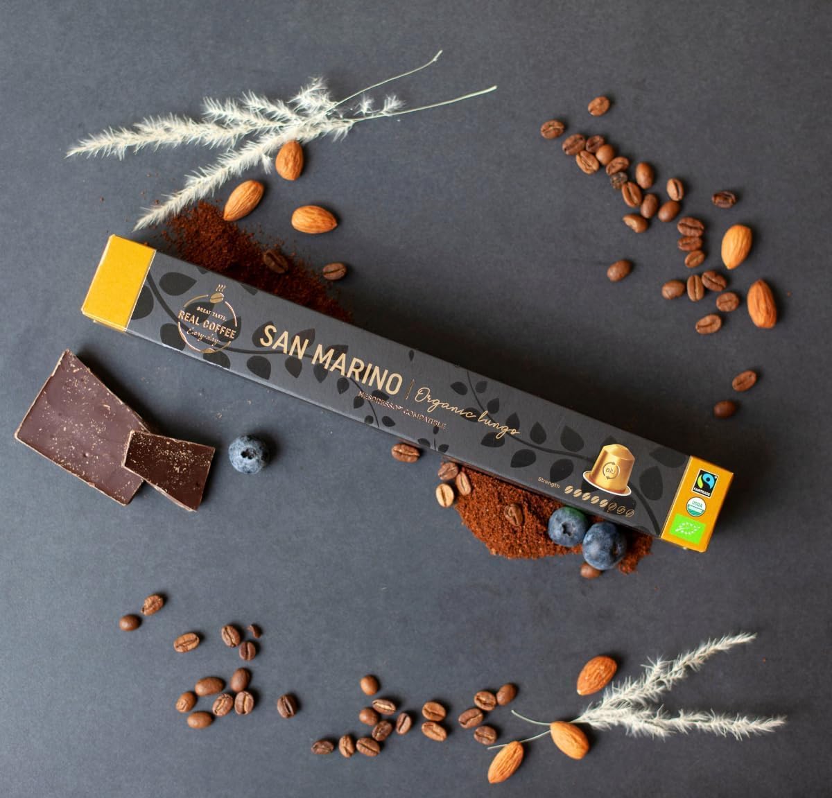 San Marino pack shot highlighting recyclable aluminium capsules.