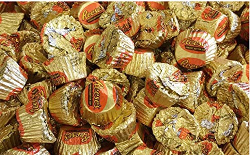Reese's Milk Chocolate Peanut Butter Cups bulk 2lb, ideal for sharing and occasions.