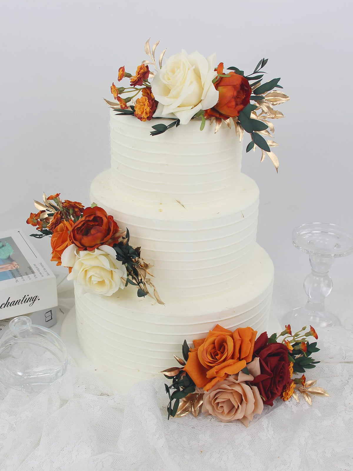 Rinlong easy pre-arranged cake top simplifies decorating.