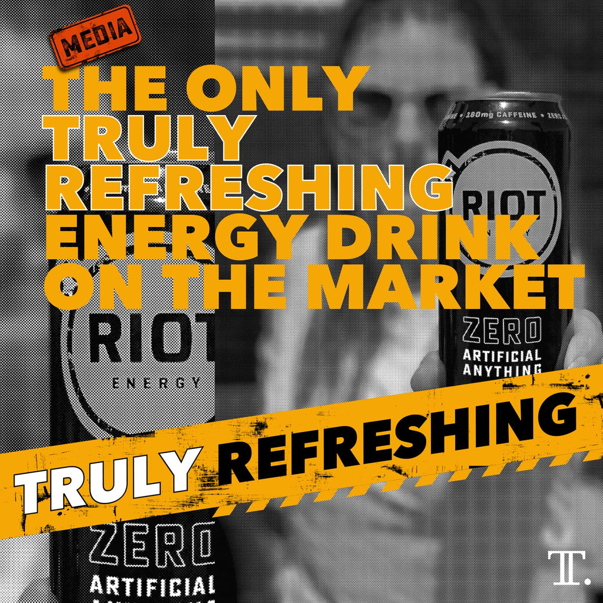 RIOT Mango packaging highlights real fruit and no artificial ingredients.