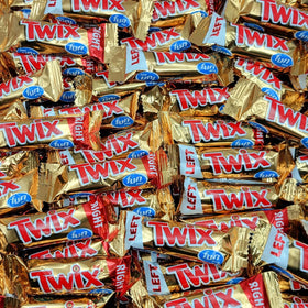 River Finn Twi-XX left-right mini bars image showing individually wrapped treats for events
