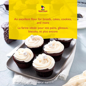 Robin Hood All-Purpose Flour measuring cup scene supports precise batter consistency.
