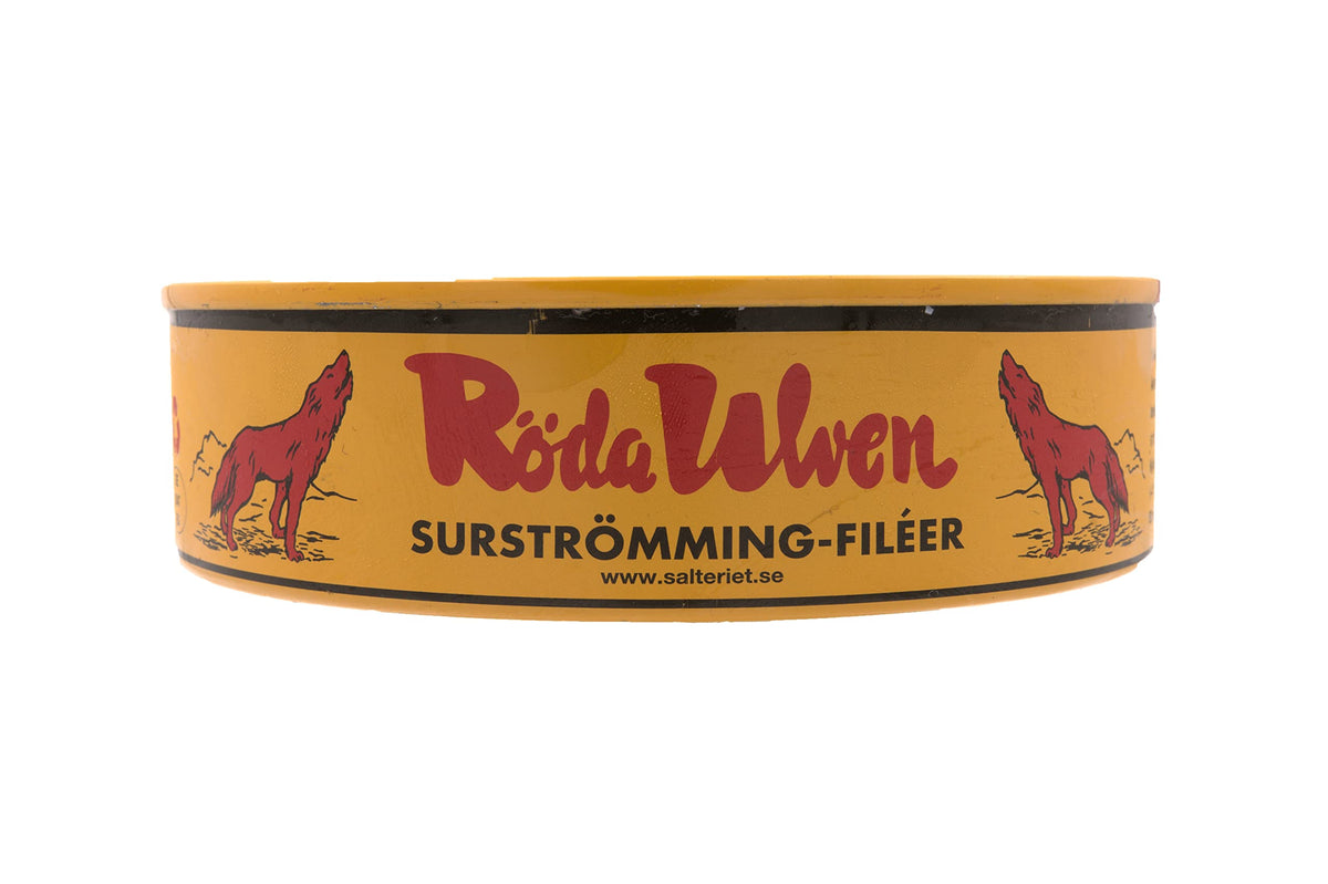 Röda Ulven surströmming can close-up with visible fermentation