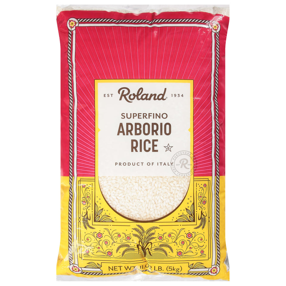 Roland Foods Arborio rice superfino grain close-up for authentic texture.