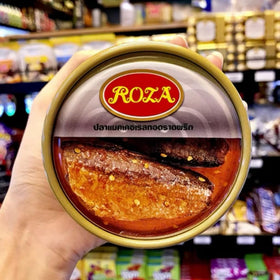 Close-up of premium mackerel fillet in Roza spicy glaze.