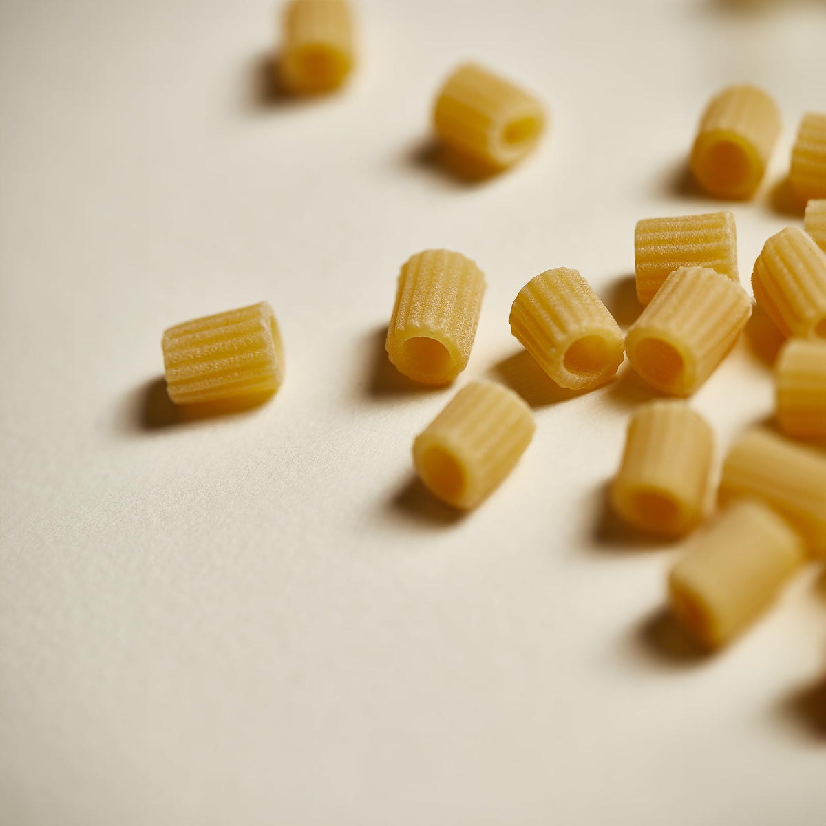 Rummo durum-wheat-semolina pasta uncooked, showcasing high-quality ingredients.