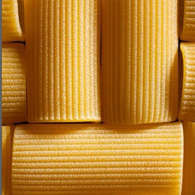Rummo rigatoni No.50 cooking in boiling water for 11 minutes