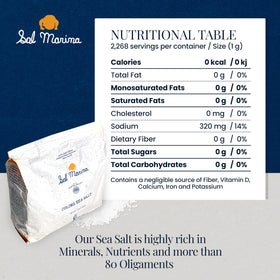 SAL MARINA LA CENTRAL crystal salt flakes close-up for finishing dishes