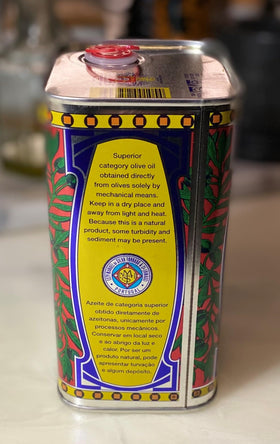 Saloio olive oil golden green color adds vivid sheen to dishes.