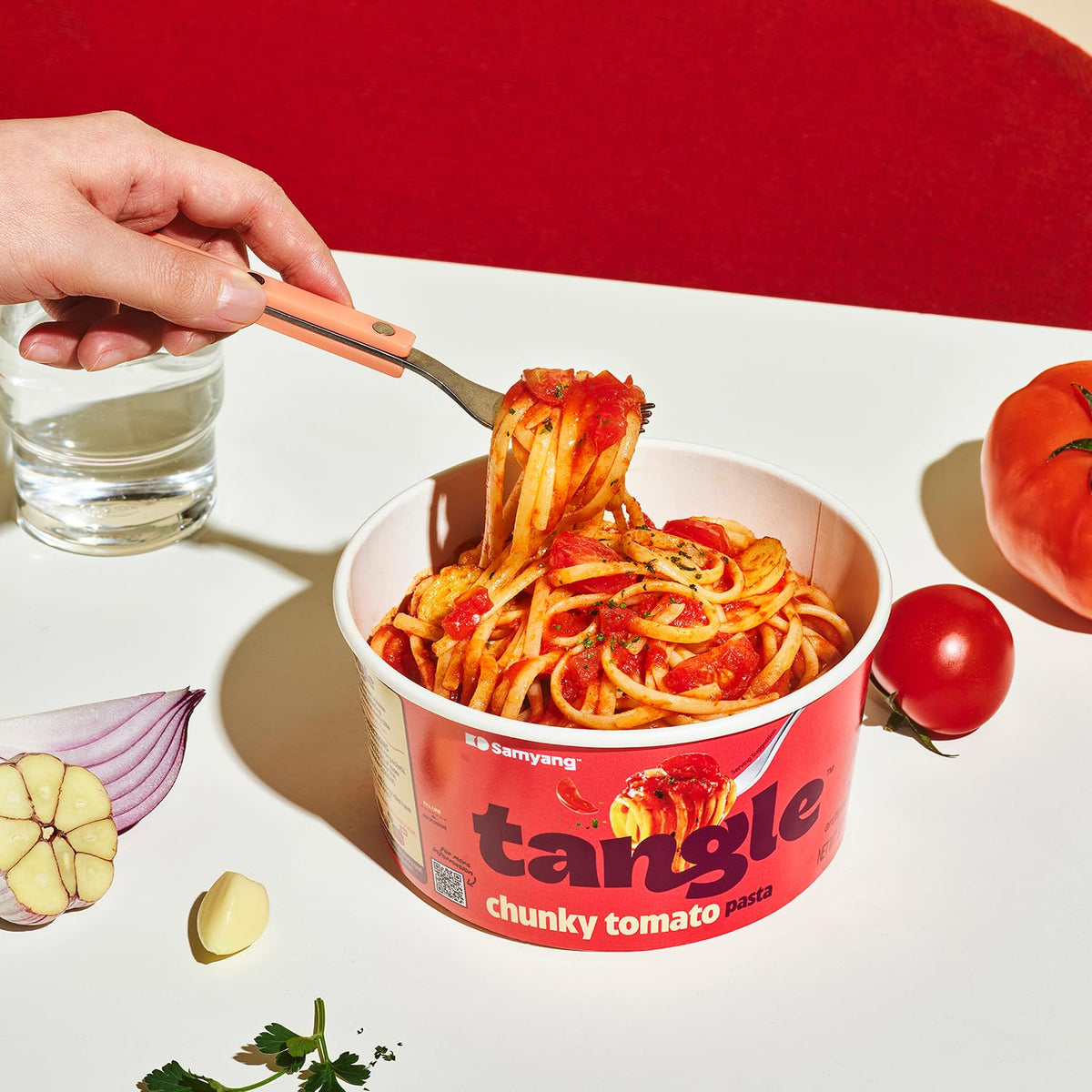 Samyang air-dried linguine texture close-up showing firm, bouncy strands that hold sauce.