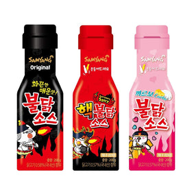 Samyang Carbo Bulldark spicy chicken roasted sauce bottle close-up highlights bold flavor.
