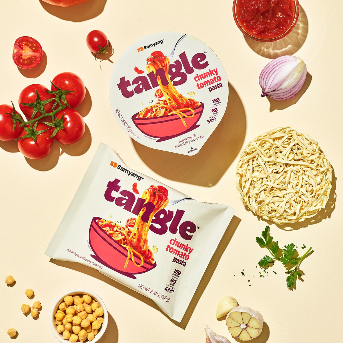 Samyang gourmet tomato base sauce highlighting garlic and onion flavors for authentic Italian-inspired meals.