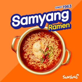 Samyang Ramen cooking in boiling water for four minutes, a fast meal option.