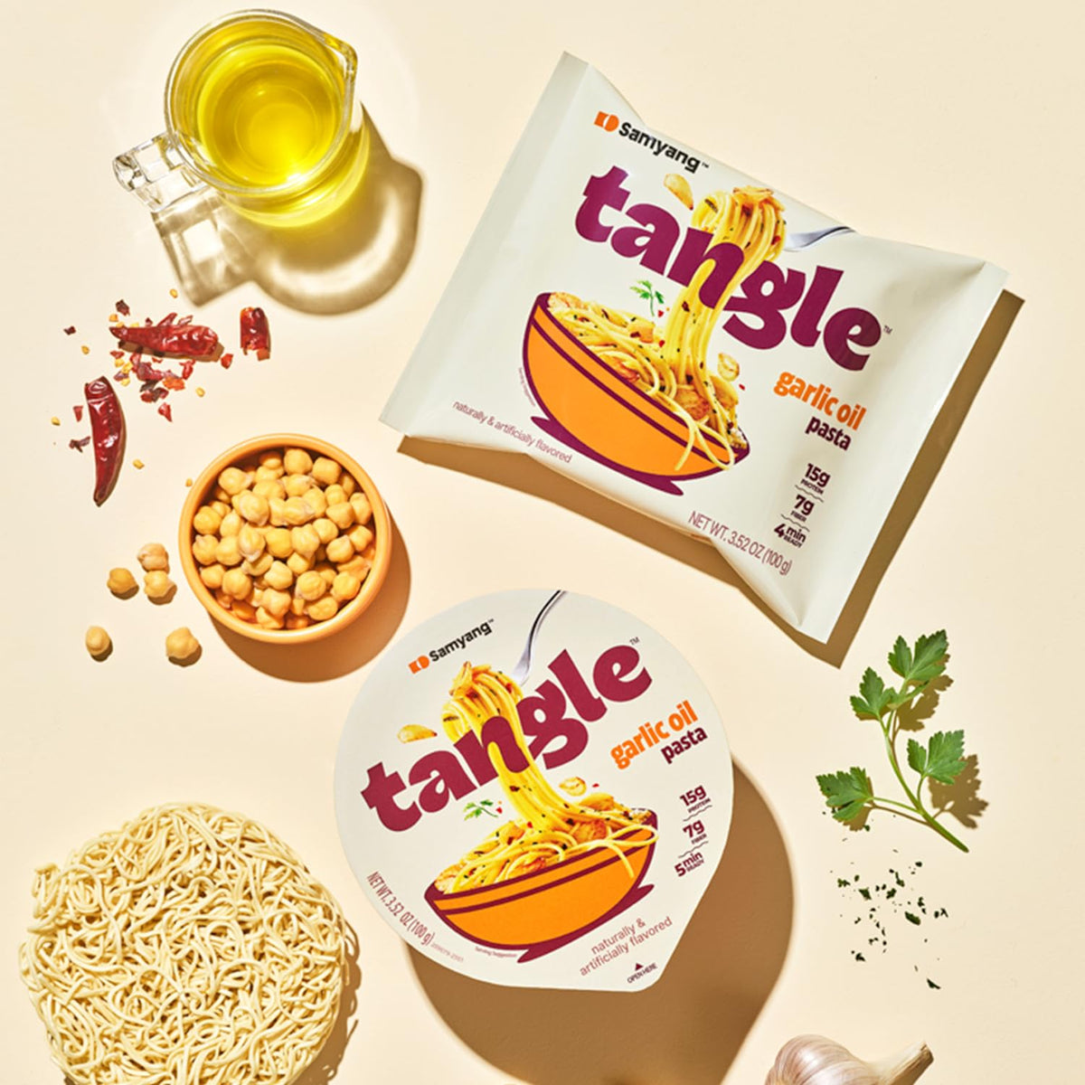 Rich olive oil on Samyang Tangle Spaghetti creates glossy sauce.