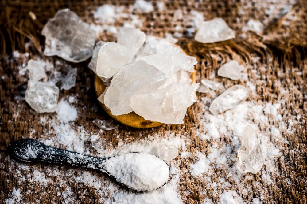 Sanniti Alum Powder label-detail highlights quality and purity for reliable results.