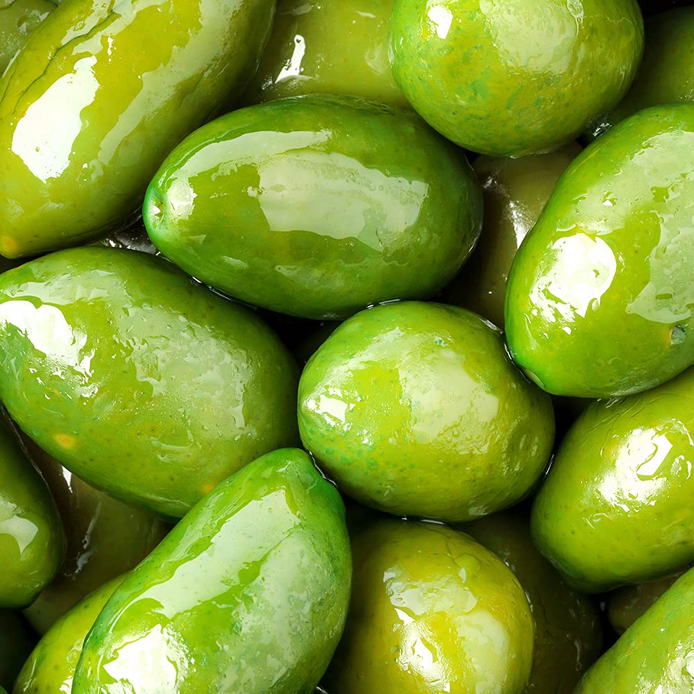 Sanniti Bella di Cerignola olives label emphasizes authentic Italian origin from Cerignola.