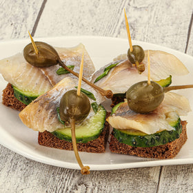 Sanniti caperberries on an entrée plate offer versatile dining options