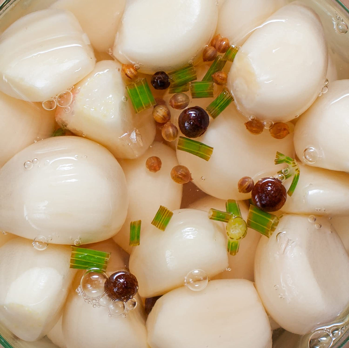 Sanniti pickled garlic as a snack, offering convenient bite-size flavor