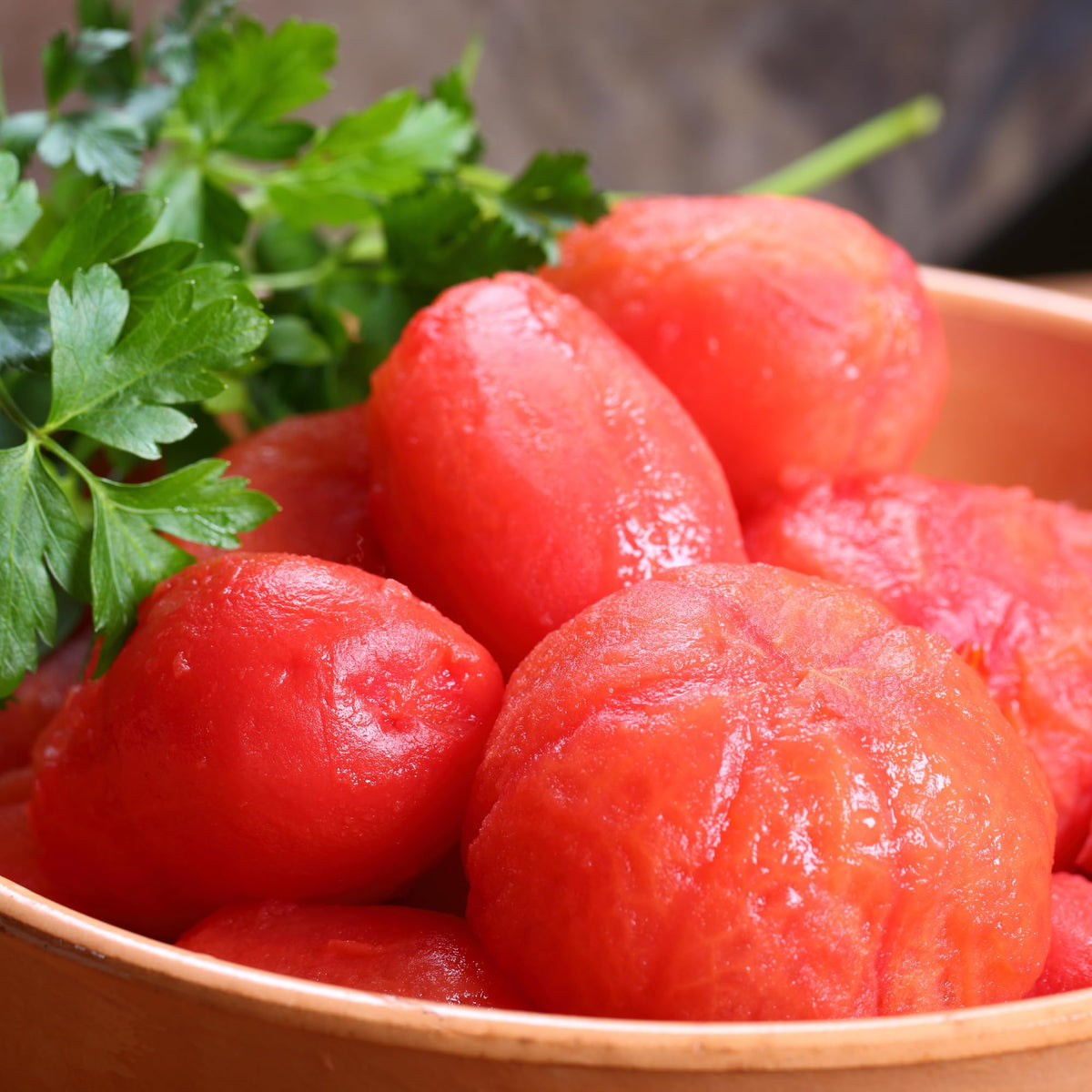 Sanniti Song' E Napule tomatoes topping pizzas with authentic flavor.
