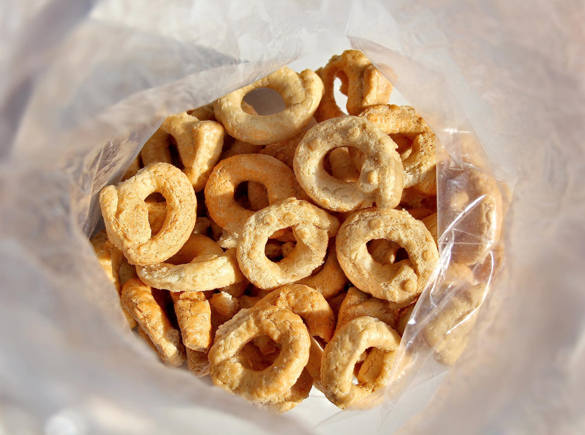 Elegant, crisp texture inviting pairs with soups and salads