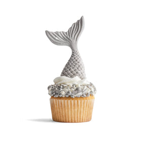 Satin Ice Silver Shimmer fondant close-up with vanilla flavor highlight
