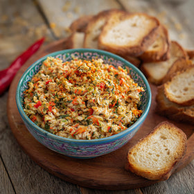 Ideal for emergency kits and camping, providing a reliable vegetable option.