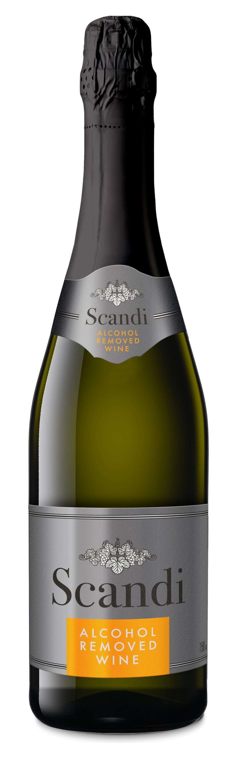 SCANDI BRUT bottle pouring into a flute, ideal for celebrations.