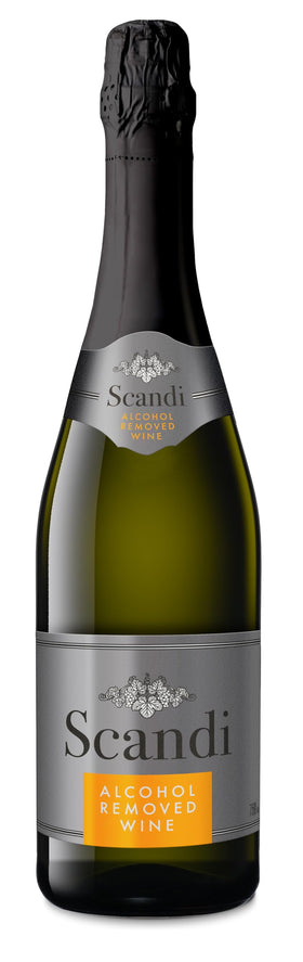 SCANDI BRUT bottle pouring into a flute, ideal for celebrations.