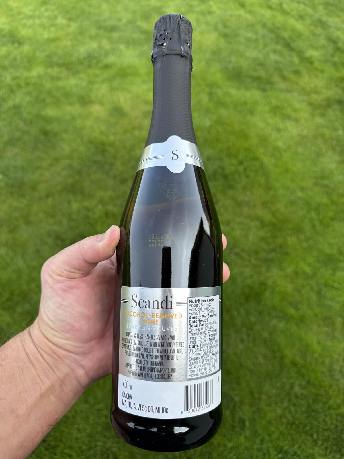 SCANDI BRUT used in non-alcoholic cocktails for versatile mixing.
