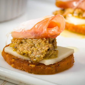 Schwartz Brothers Everything Bagel Chips NY Style, pair with cream cheese dip for a snackable moment.