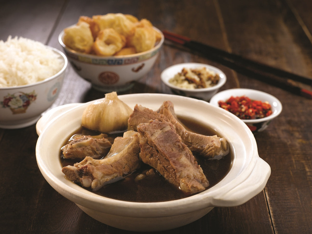 Seah's Bak Kuet Teh blend, vivid aroma for simmering pork broth at home.