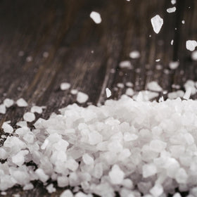 Seasonello iodine-enriched coarse salt ideal for everyday seasoning.