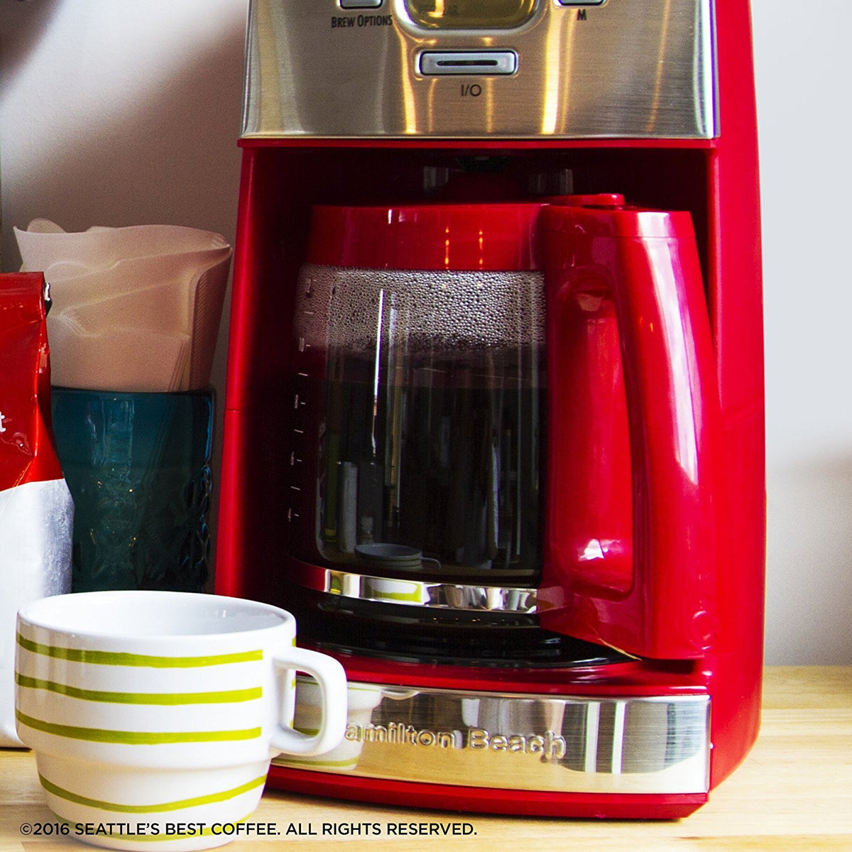 Aromatic hazelnut aroma enhances your morning ritual with Seattle's Best.