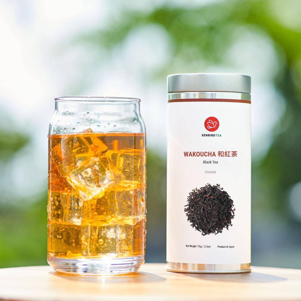 Senbird Wakoucha brewed tea in glass showing smooth body and mild astringency