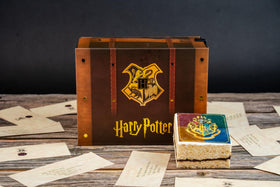Send A Cake fully assembled magical box—unbox-and-smile moment.