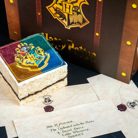 Send A Cake Hogwarts-inspired music—enchanting melody during unboxing.