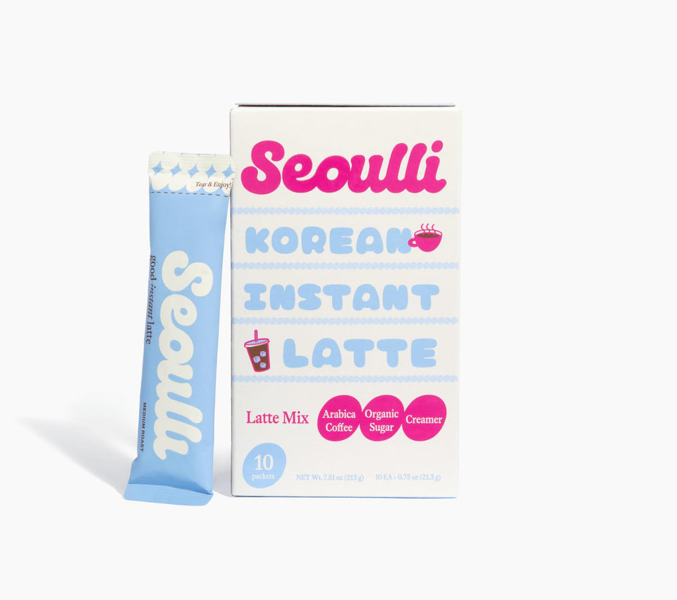 Seoulli Korean Instant Latte packaging closeup, premium single-serve packets.
