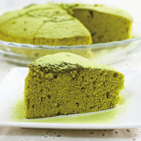 Shimane Organic Farm Mulberry Matcha powder on a spoon, caffeine-free option.