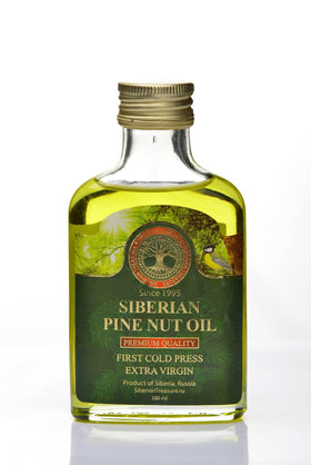Siberian Treasure oil pour close-up, smooth texture ideal for dressings and finishing.
